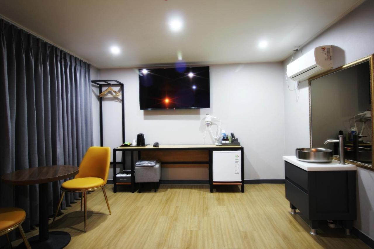 Bronze Hotel Changwon Εξωτερικό φωτογραφία